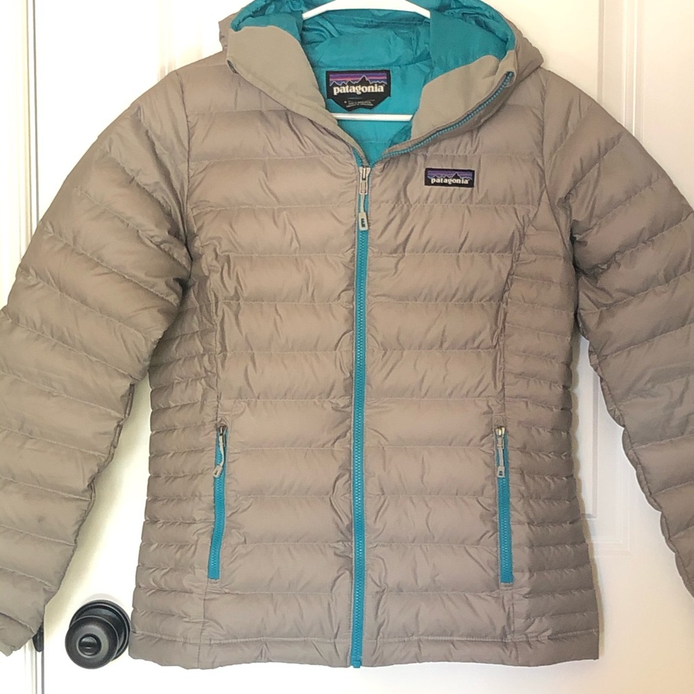 Women’s Patagonia down sweater hoody jacket Small